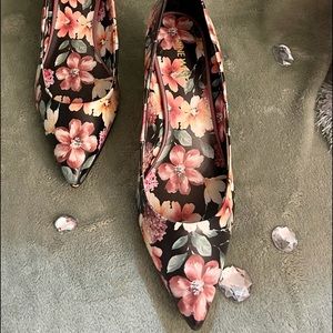 NINE WEST kitten heel pumps